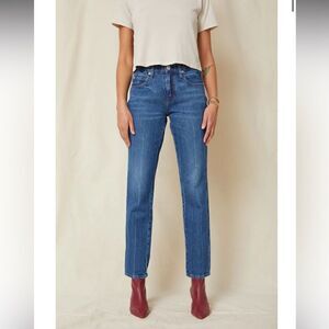 AMO Women's Harriet Mid Rise In apple pie cotton Jeans Sz 28